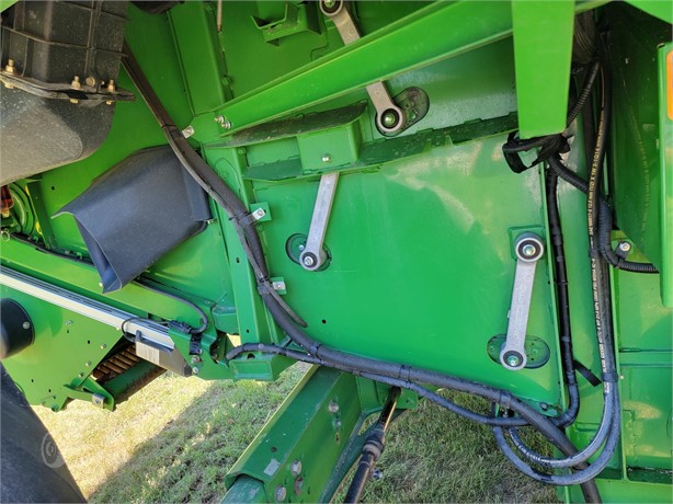 2013 John Deere S670 Combine