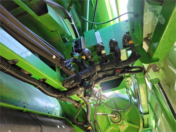 2013 John Deere S670 Combine