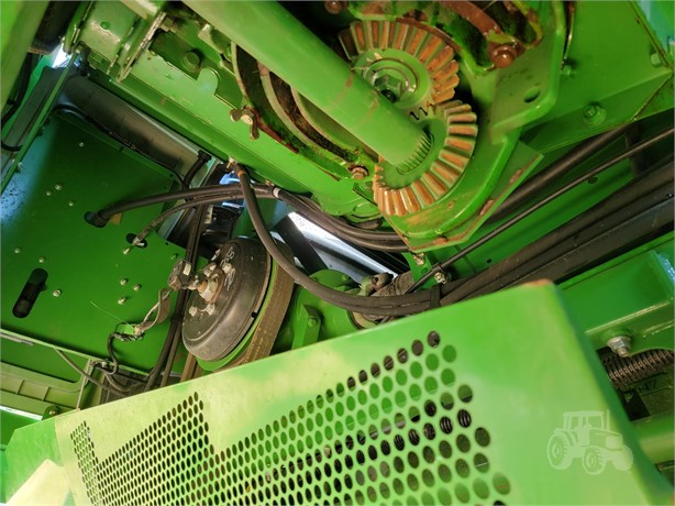 2013 John Deere S670 Combine