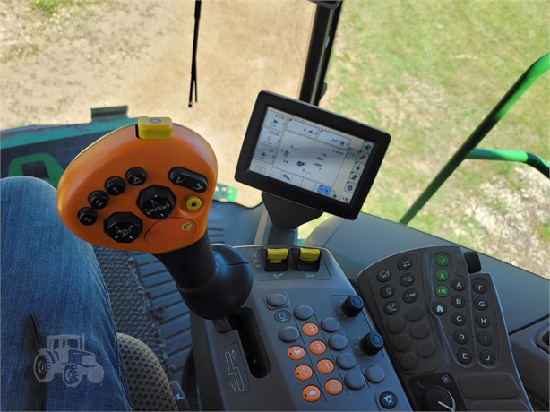 2013 John Deere S670 Combine