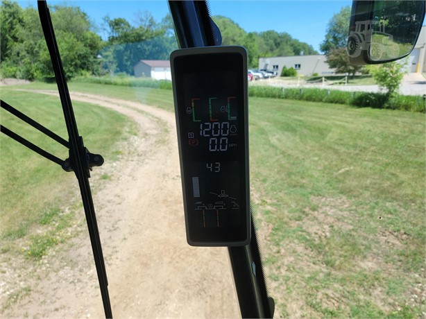 2013 John Deere S670 Combine