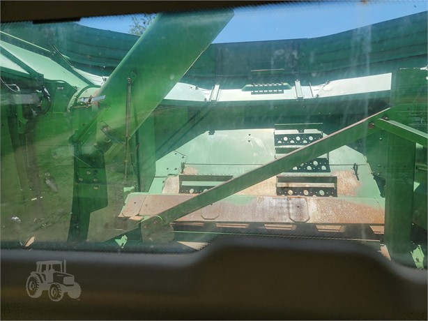 2013 John Deere S670 Combine