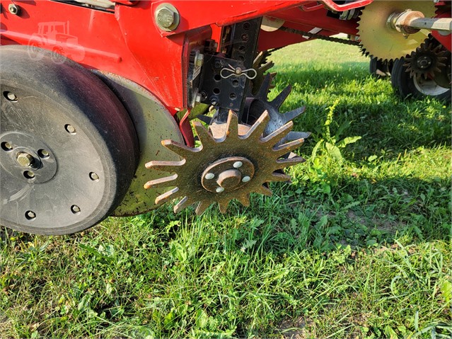 2008 White 8202 Planter