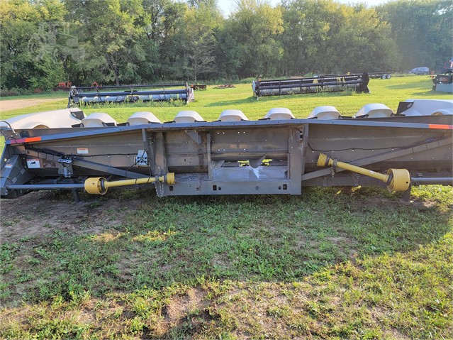 2013 Gleaner 3000 Header Corn Head