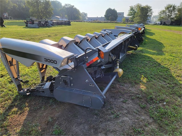 2013 Gleaner 3000 Header Corn Head