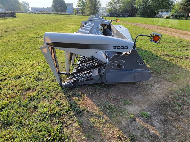 2013 Gleaner 3000 Header Corn Head