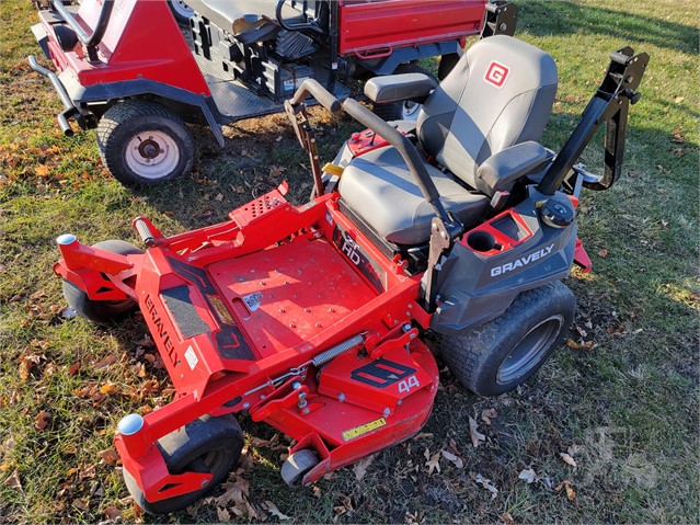 2017 Gravely ZT44 HD Mower