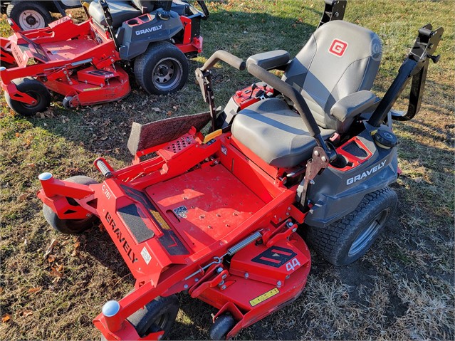 2017 Gravely ZT44 HD Mower