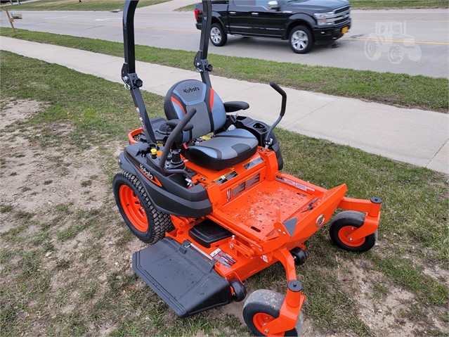 2022 Kubota Z411 Mower