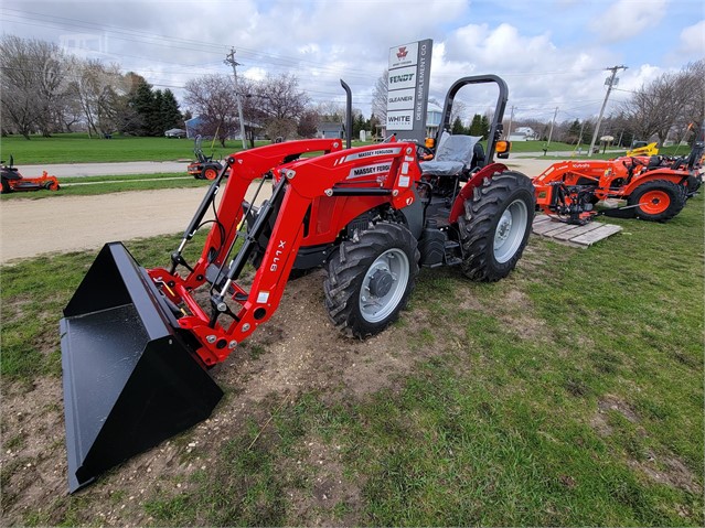 2022 Misc 2606H Tractor