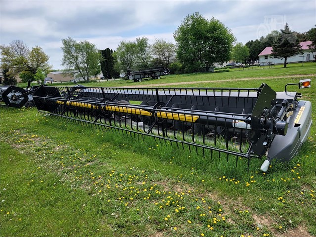 2013 Gleaner 8200-30 Header Flex