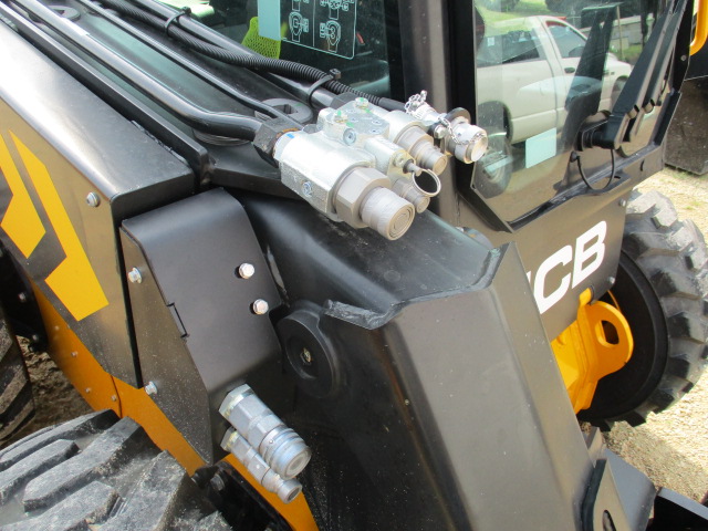 2024 JCB 3TS-8W Skid Steer Loader