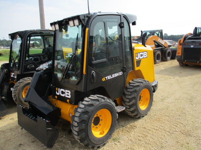 2024 JCB 3TS-8W Skid Steer Loader