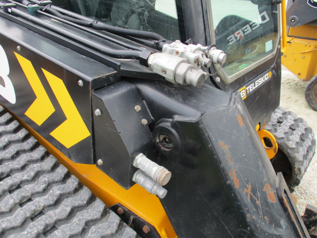 2018 JCB 3TS-8T Compact Track Loader