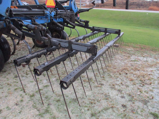 DMI DMI Tigermate II Field Cultivator