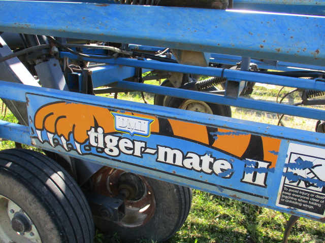 DMI DMI Tigermate II Field Cultivator