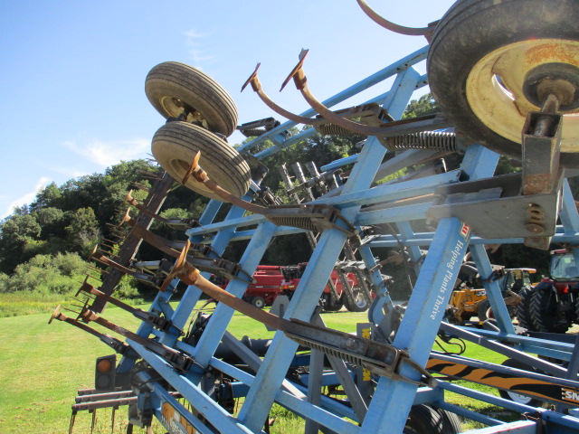 DMI DMI Tigermate II Field Cultivator