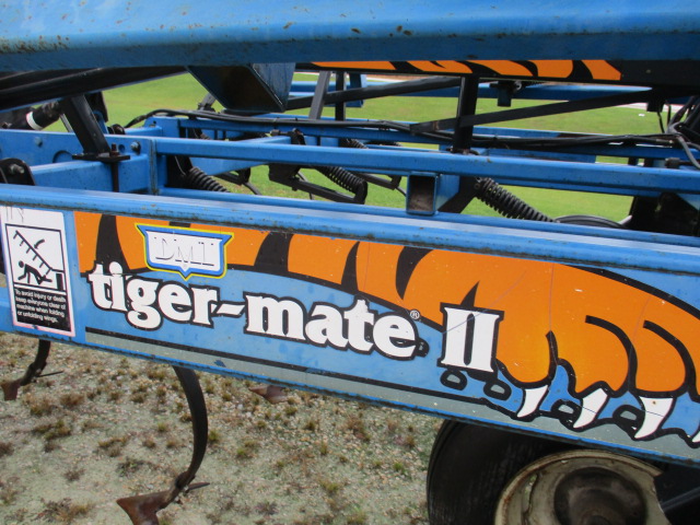 DMI DMI Tigermate II Field Cultivator