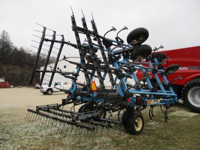 DMI DMI Tigermate II Field Cultivator