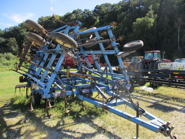 DMI DMI Tigermate II Field Cultivator