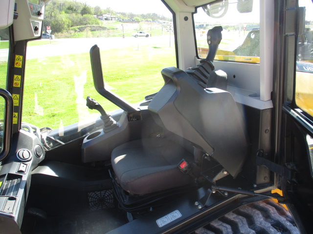 2018 JCB 270T Compact Track Loader