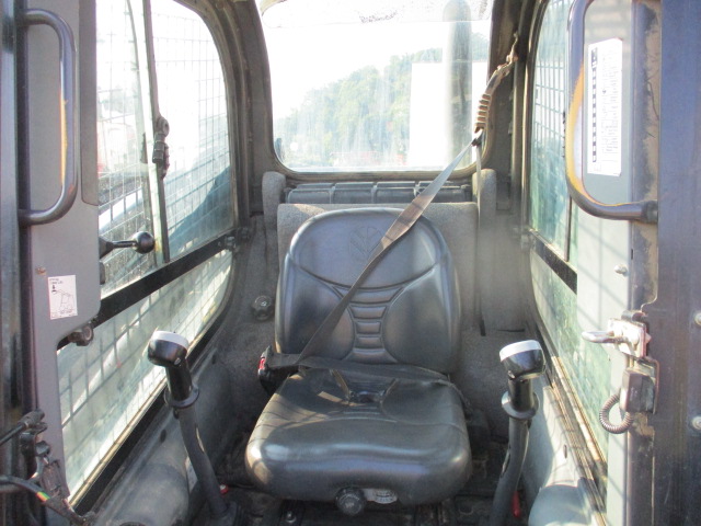 2011 New Holland L218 Skid Steer Loader