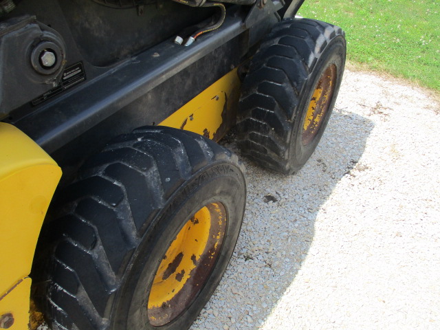 2011 New Holland L218 Skid Steer Loader