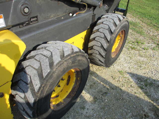 2011 New Holland L218 Skid Steer Loader