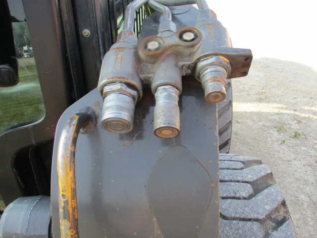 2011 New Holland L218 Skid Steer Loader