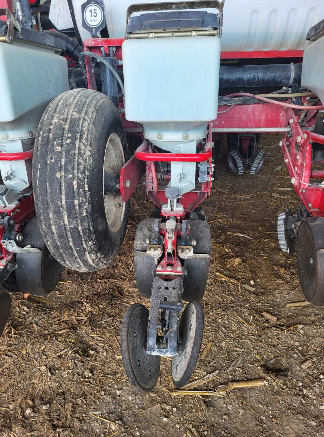 2013 White 8222 Planter