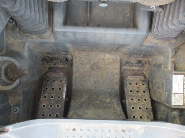 2014 John Deere 320E Skid Steer Loader