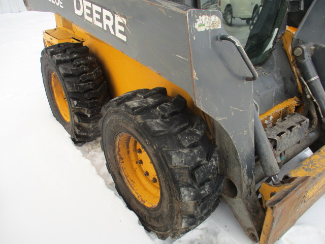 2014 John Deere 320E Skid Steer Loader