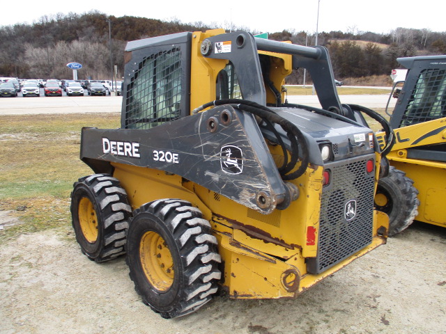 2014 John Deere 320E Skid Steer Loader