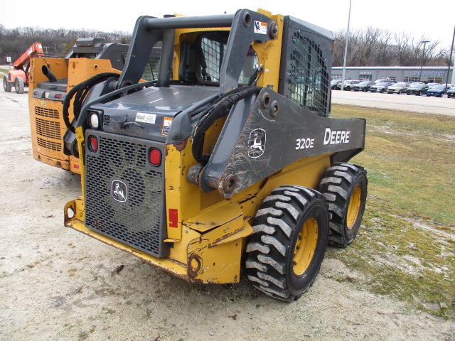 2014 John Deere 320E Skid Steer Loader