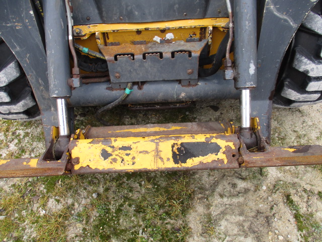 2014 John Deere 320E Skid Steer Loader