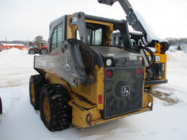 2014 John Deere 320E Skid Steer Loader