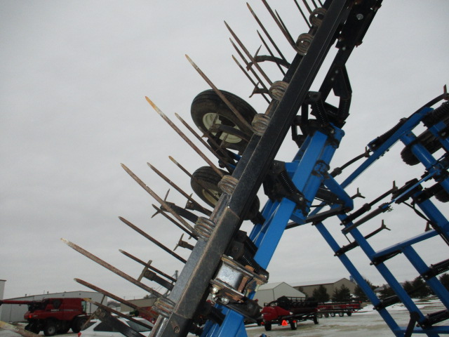 1996 DMI Tigermate Field Cultivator