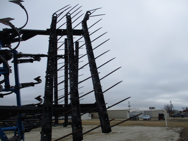 1996 DMI Tigermate Field Cultivator