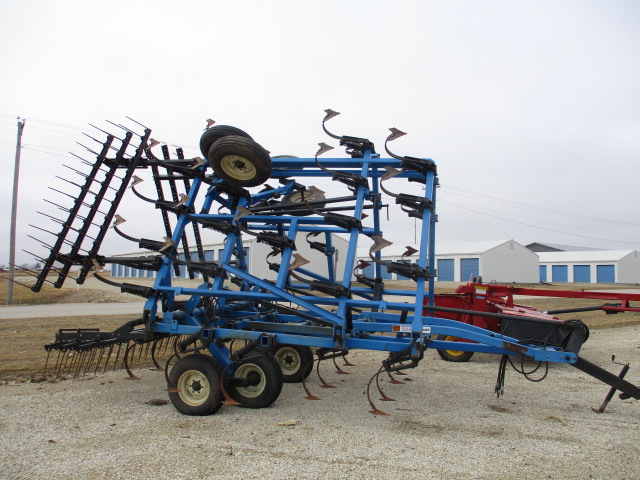 1996 DMI Tigermate Field Cultivator