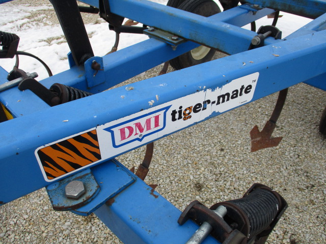 1996 DMI Tigermate Field Cultivator