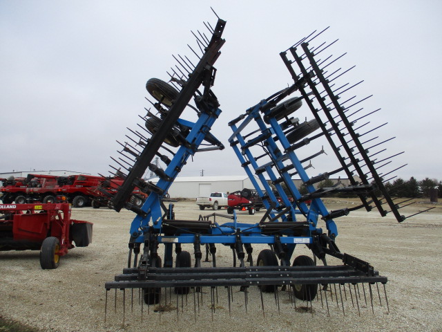 1996 DMI Tigermate Field Cultivator