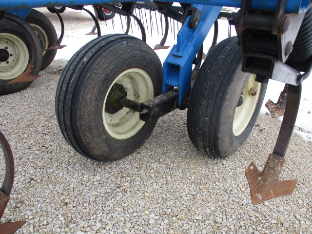 1996 DMI Tigermate Field Cultivator