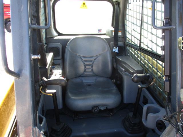 2015 Gehl R220 Skid Steer Loader