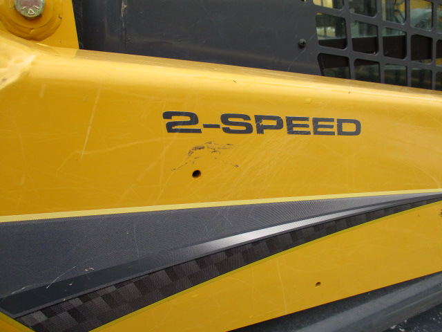 2015 Gehl R220 Skid Steer Loader