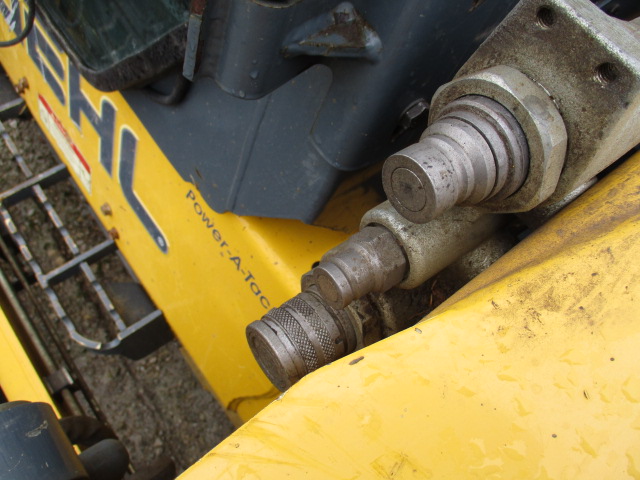 2015 Gehl R220 Skid Steer Loader