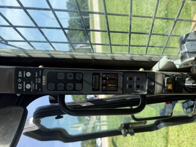2014 Case SV300 Skid Steer Loader