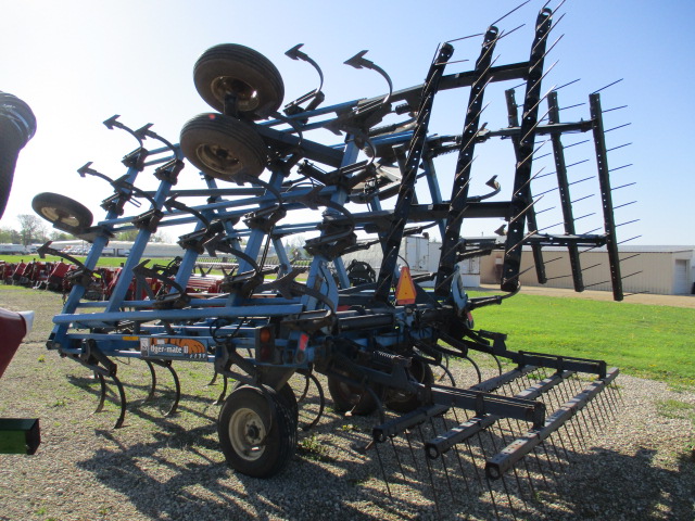 DMI DMI Tigermate II Field Cultivator