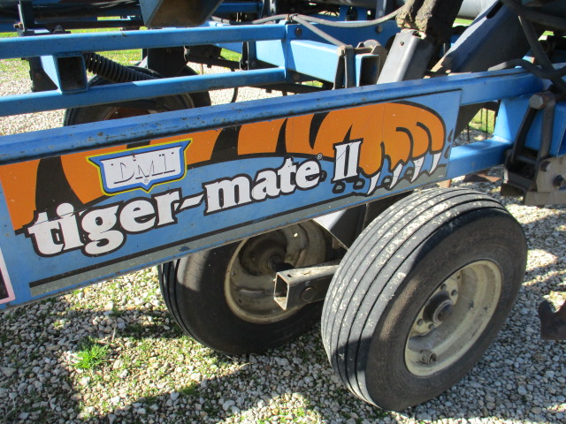 DMI DMI Tigermate II Field Cultivator