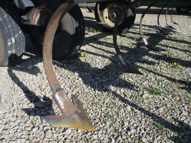 DMI DMI Tigermate II Field Cultivator