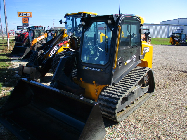 2018 JCB 3TS-8T Compact Track Loader